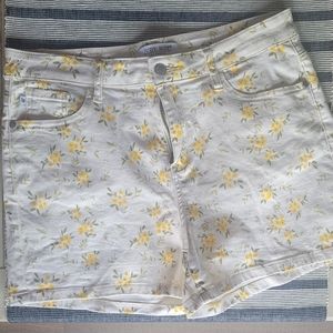 Judy Blue Yellow Flower Shorts Sz L